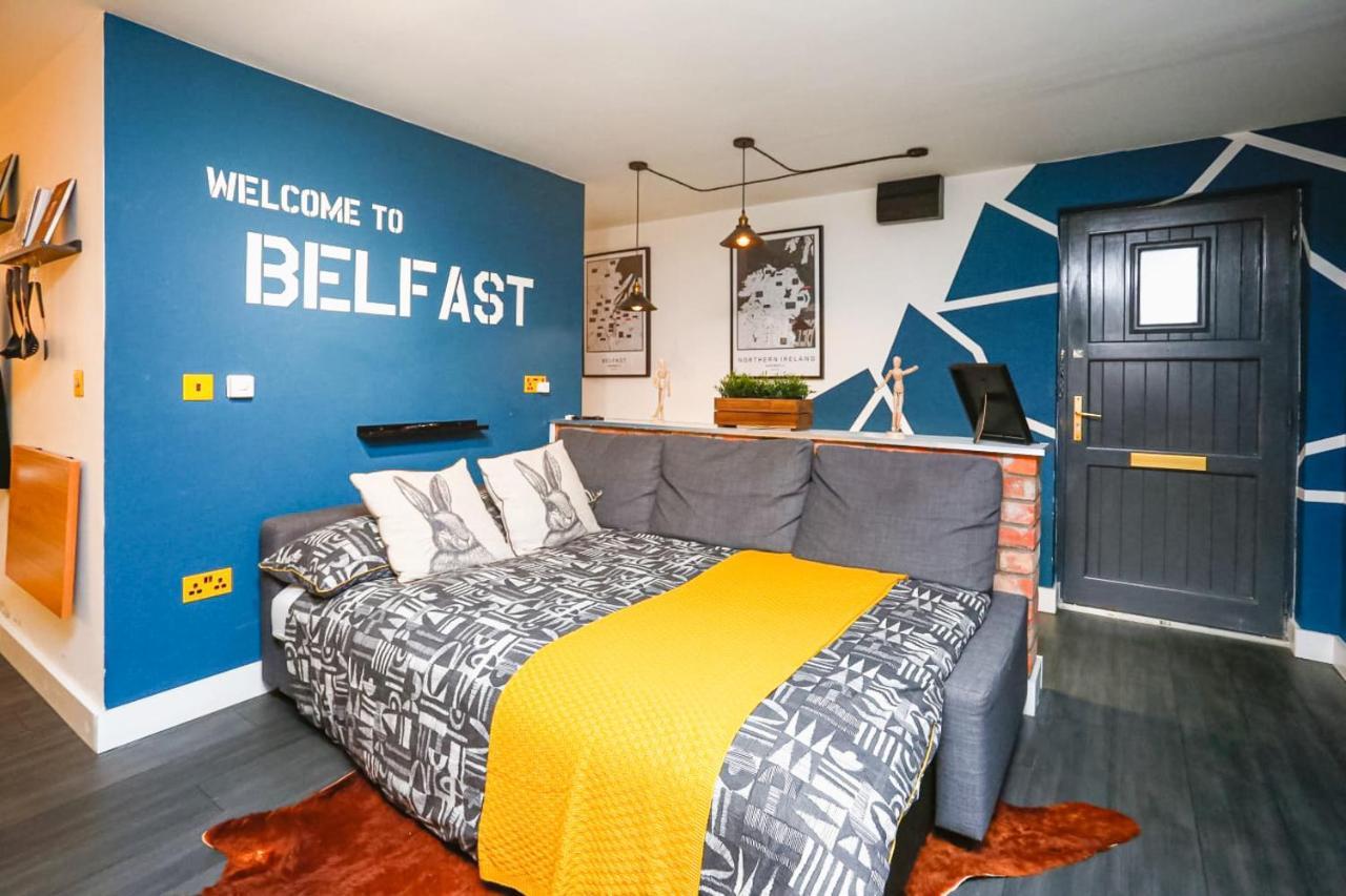 Funky City Apartment - Secure Parking - Wifi - Sleeps 6 - No Parties Белфаст Экстерьер фото