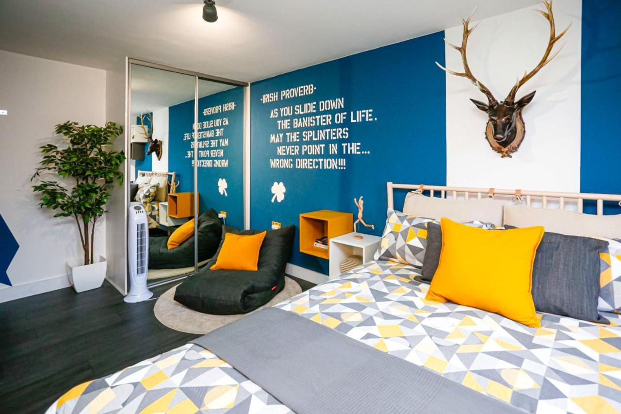 Funky City Apartment - Secure Parking - Wifi - Sleeps 6 - No Parties Белфаст Экстерьер фото