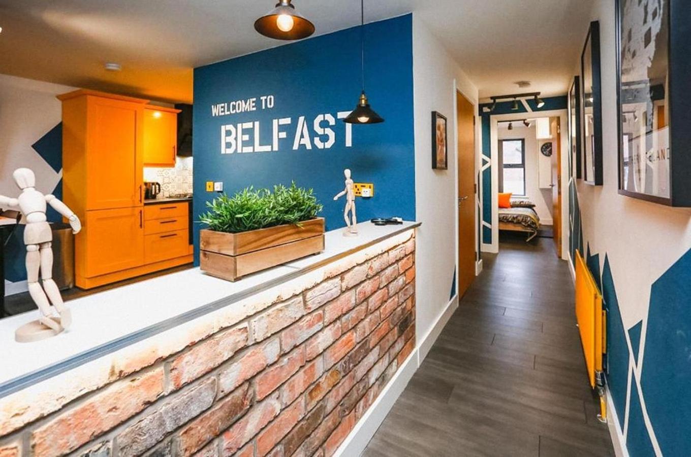 Funky City Apartment - Secure Parking - Wifi - Sleeps 6 - No Parties Белфаст Экстерьер фото